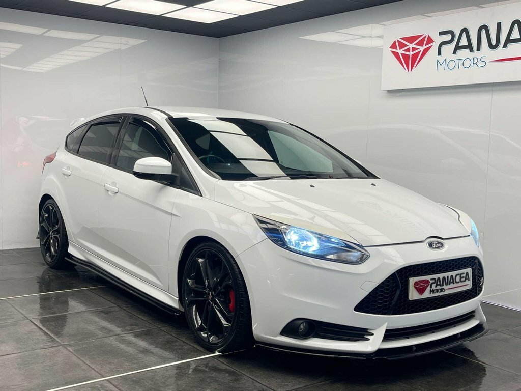 Ford Focus 2L St-2 White