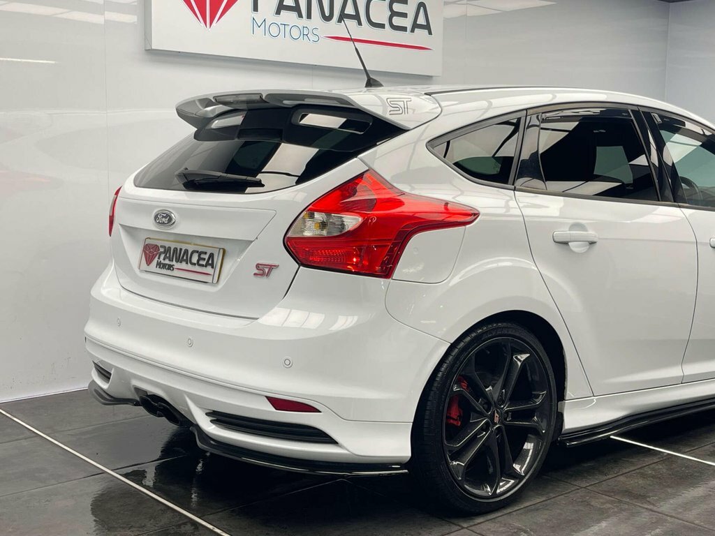 Ford Focus Hatchback Black #27