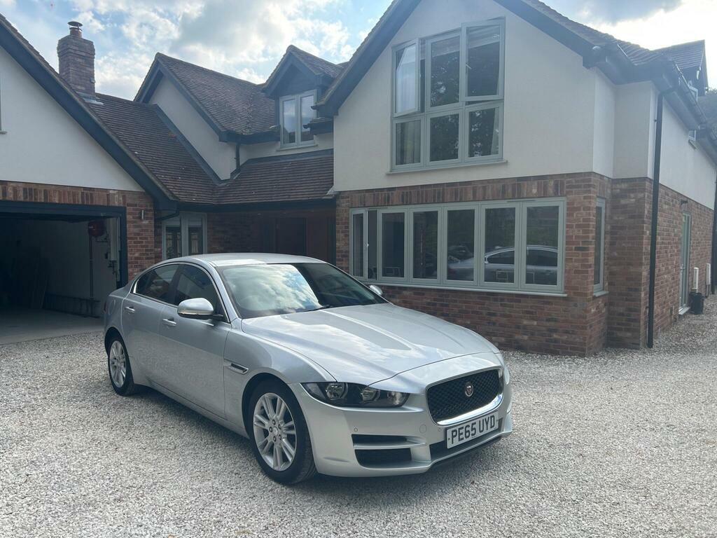 Jaguar XE 2.0D Prestige Euro 6 S S Silver
