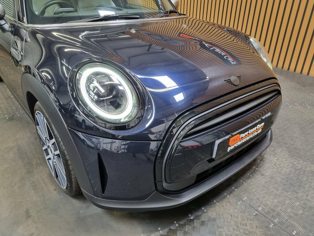 Mini Hatch 1.5 Cooper Exclusive Hatchback Steptron CV73RKA Black #2
