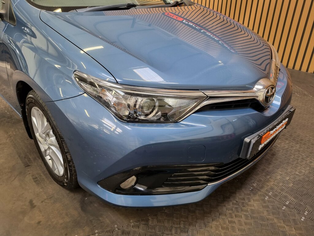 Toyota Auris 1.2 Vvt-i Icon Hatchback - Only Blue