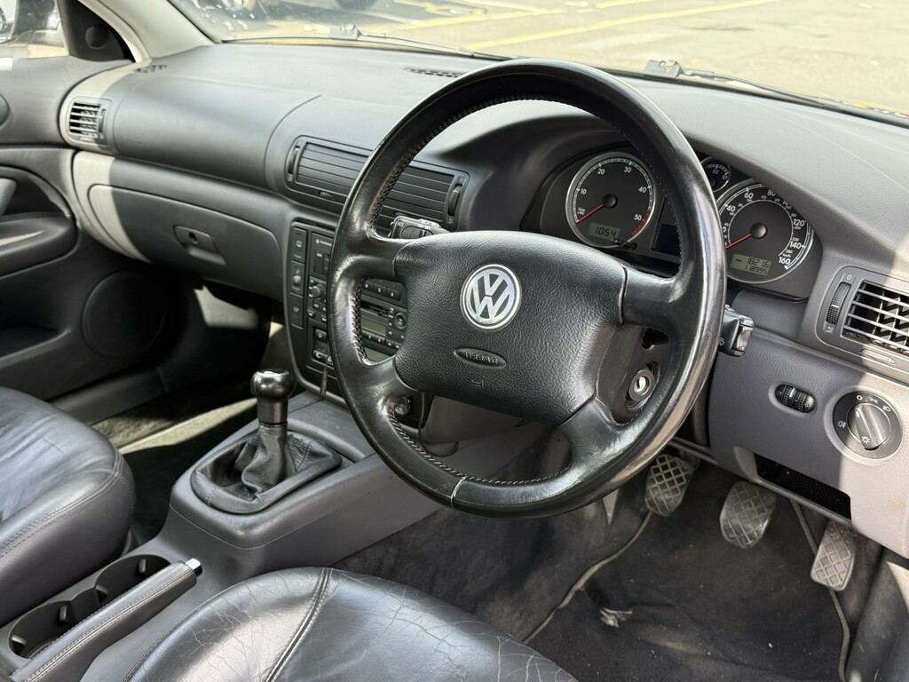 Volkswagen Passat  Blue #10