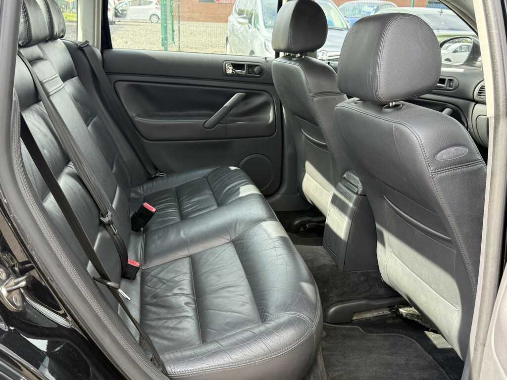 Volkswagen Passat  Blue #21