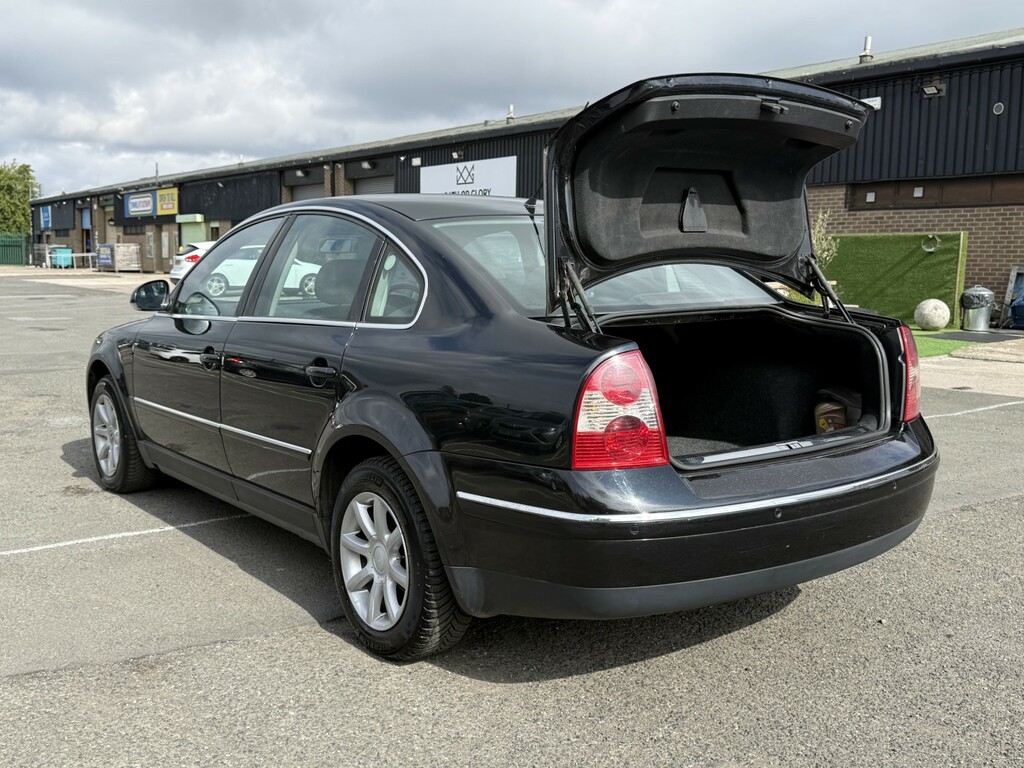Volkswagen Passat  Blue #22