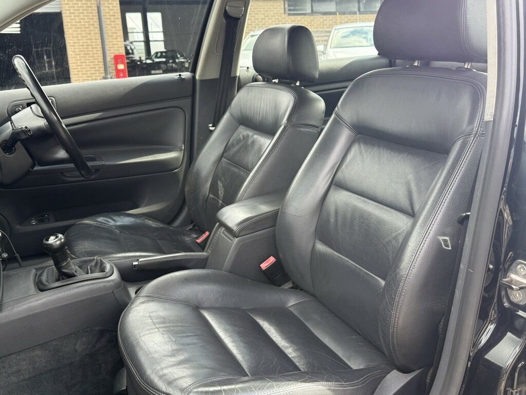 Volkswagen Passat  Blue #16
