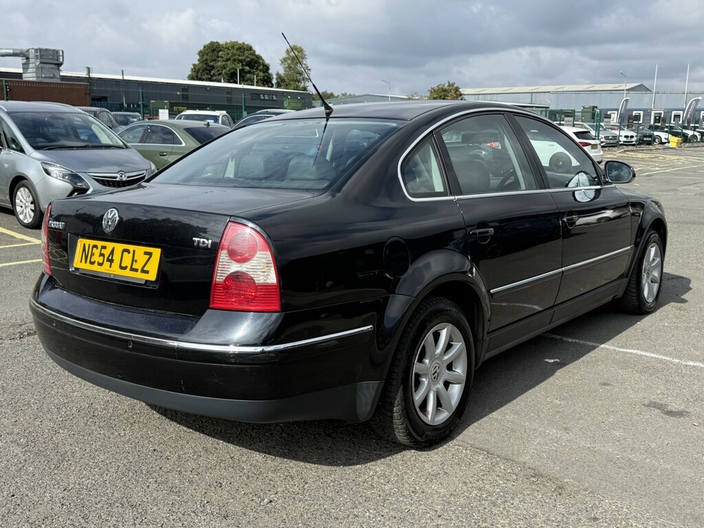 Volkswagen Passat 1.9 Tdi Pd Highline Black #3
