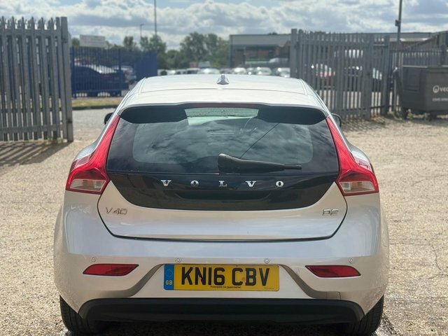 Volvo V40 Hatchback KN16CBV Silver #4