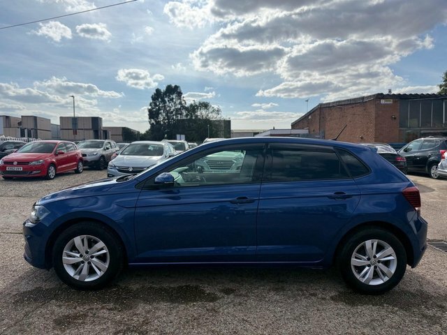 Volkswagen Polo Hatchback KX69GGZ #6