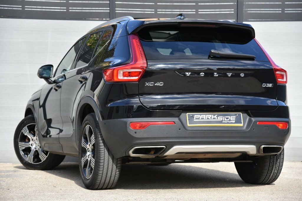 Volvo XC40 2L Inscription Black #3