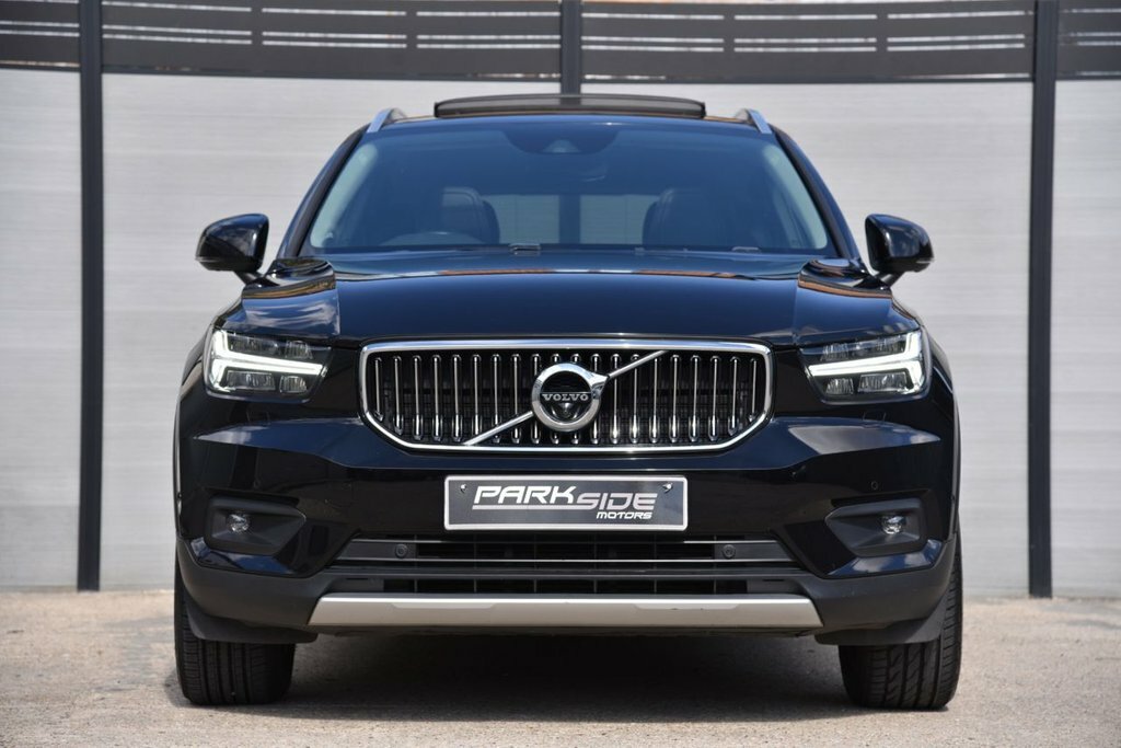 Volvo XC40 2L Inscription Black #4