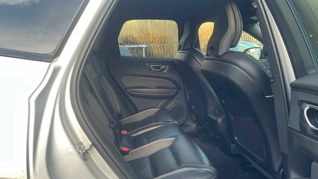 Volvo XC60 B5 Awd R-design Pro KM69UBP Silver #6
