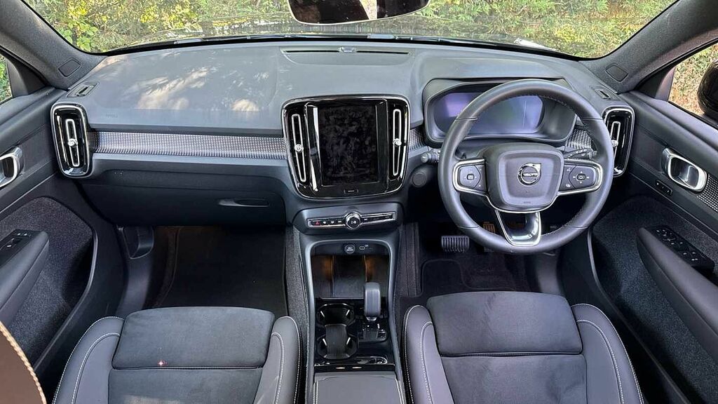 Volvo EX40 Plus, Single Motor Extended Range, Black #5