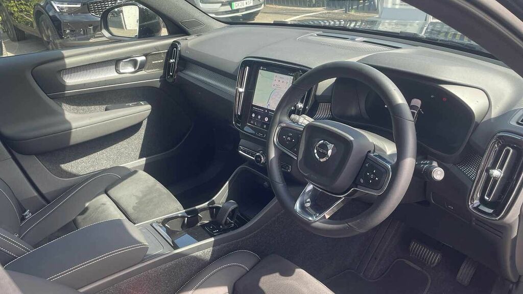 Volvo EX40 Black Edition Ultra, Single Motor Extended Range, Blue #4