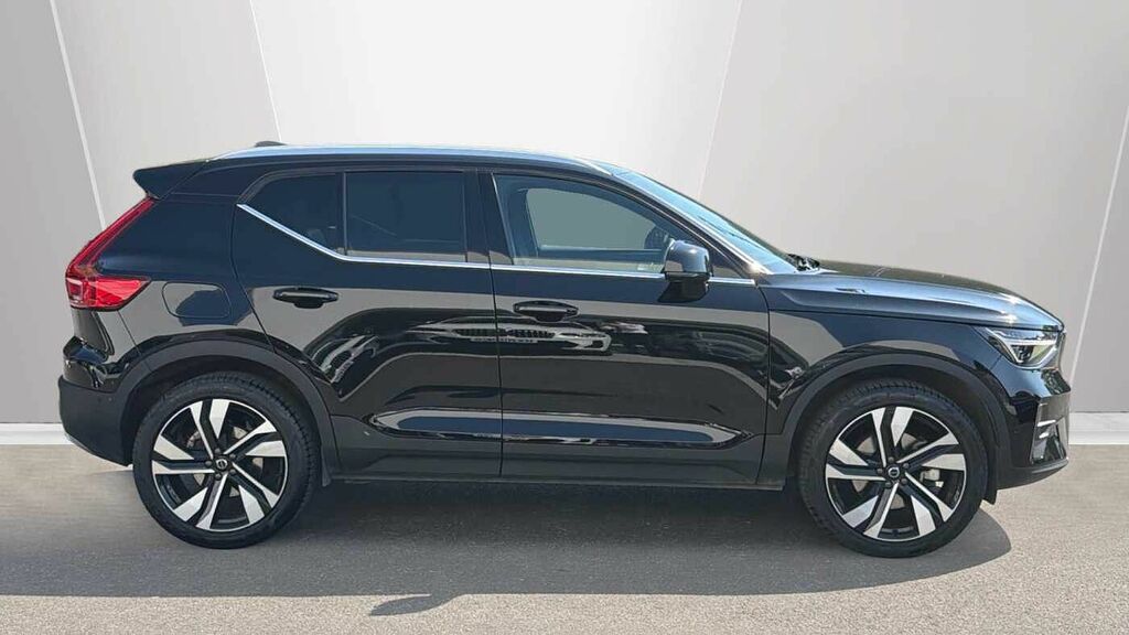 Volvo XC40 B4 P Ultra Bright WF75JXE Black #3