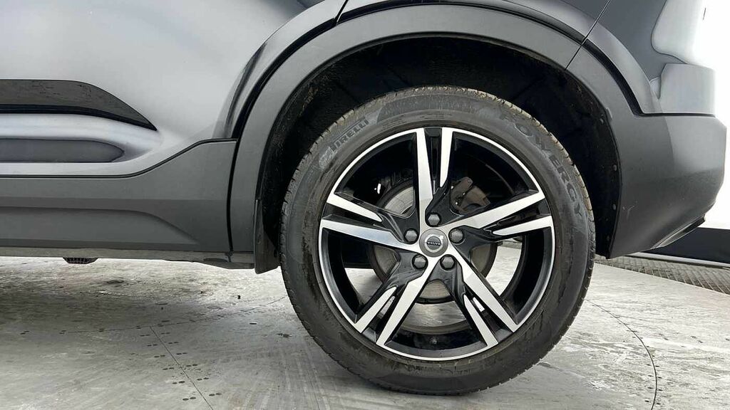 Volvo XC40 R-design, T3 YY22KSK Black #4