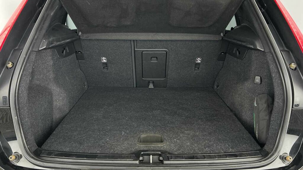 Volvo XC40 R-design, T3 YY22KSK Black #5