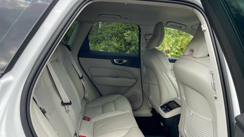Volvo XC60 2.0 B4d Plus Dark Awd Geartronic White #6