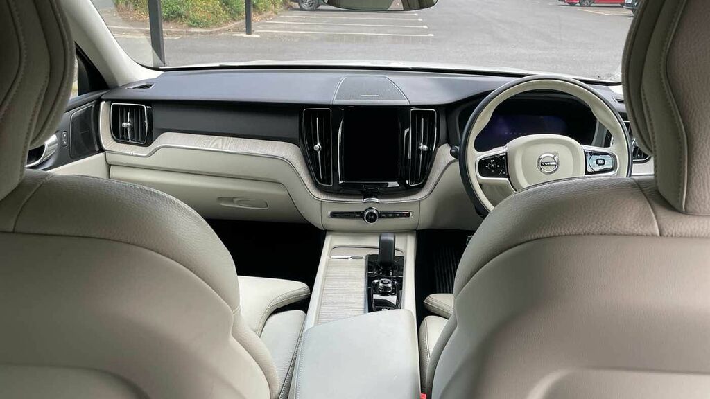 Volvo XC60 2.0 B4d Plus Dark Awd Geartronic White #5