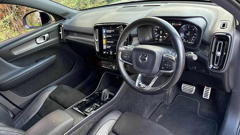 Volvo XC40 D4 Awd R-design LJ68KLM Silver #4