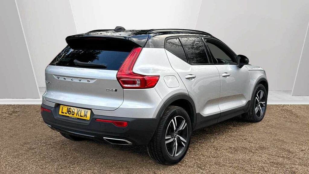 Volvo XC40 D4 Awd R-design LJ68KLM Silver #2