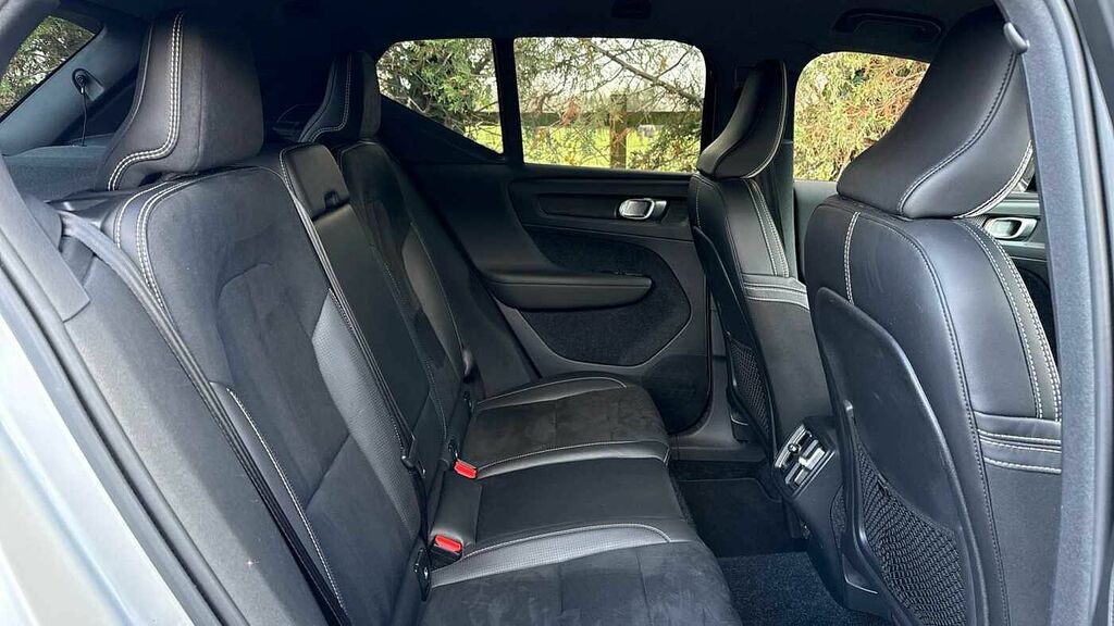 Volvo XC40 D4 Awd R-design LJ68KLM Silver #6