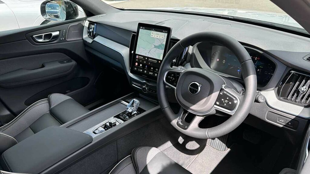 Volvo XC60 Plus Blue #4