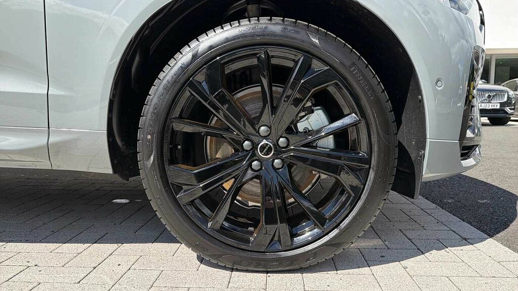 Volvo XC60 Plus Blue #9