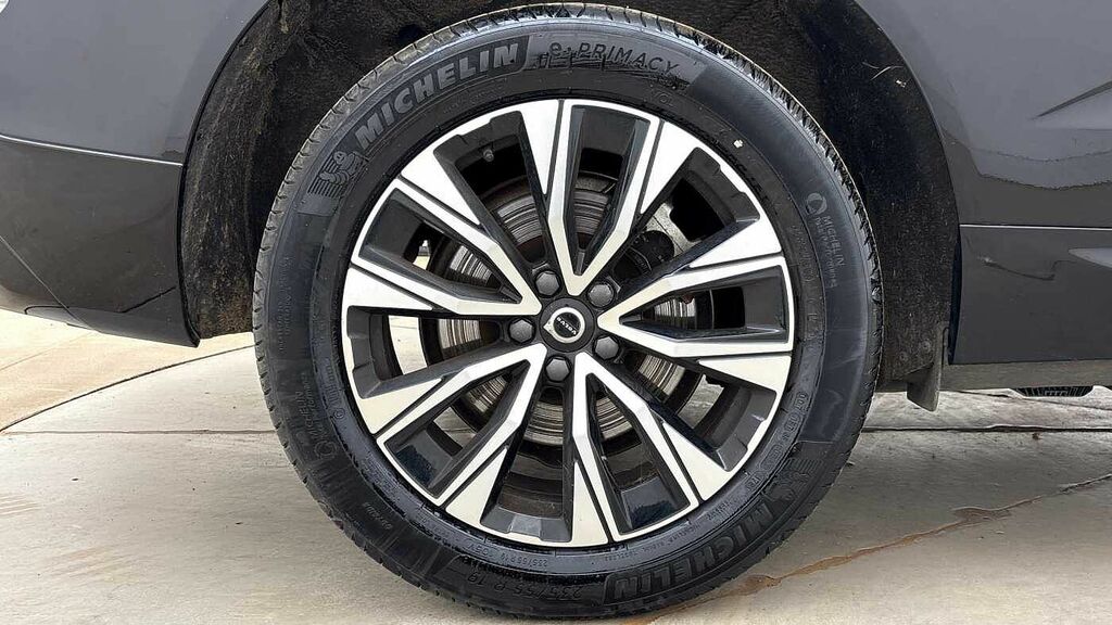 Volvo XC60 2.0 B5p Core Awd Geartronic Black #4
