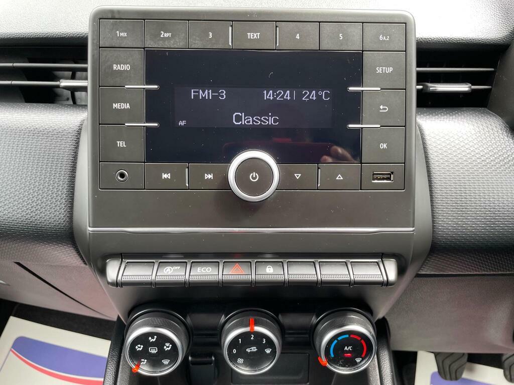 Renault Clio 1.6 E-tech Hybrid 140 Launch Edition White #26