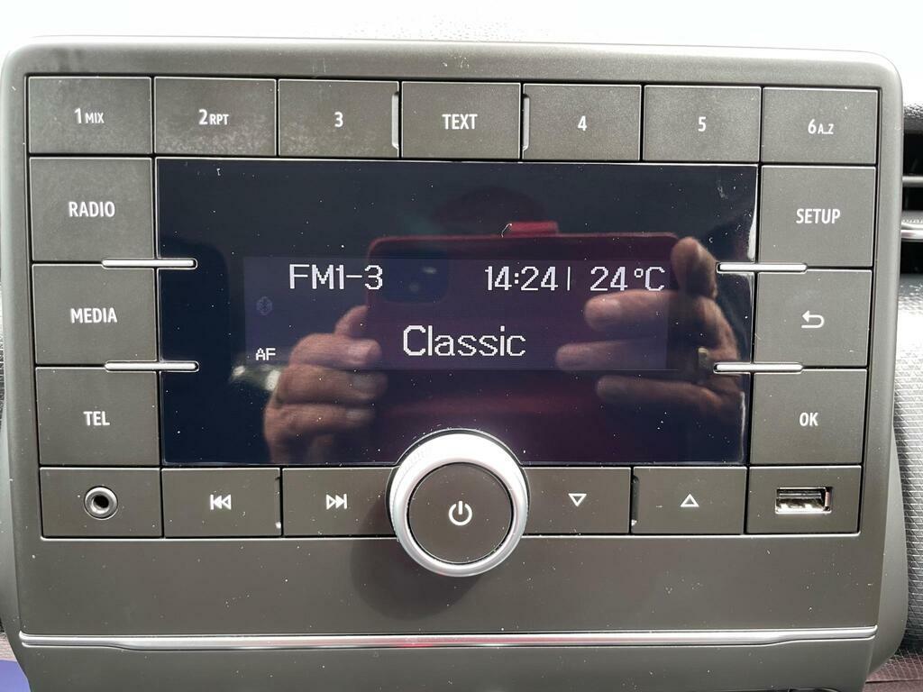 Renault Clio 1.6 E-tech Hybrid 140 Launch Edition White #27