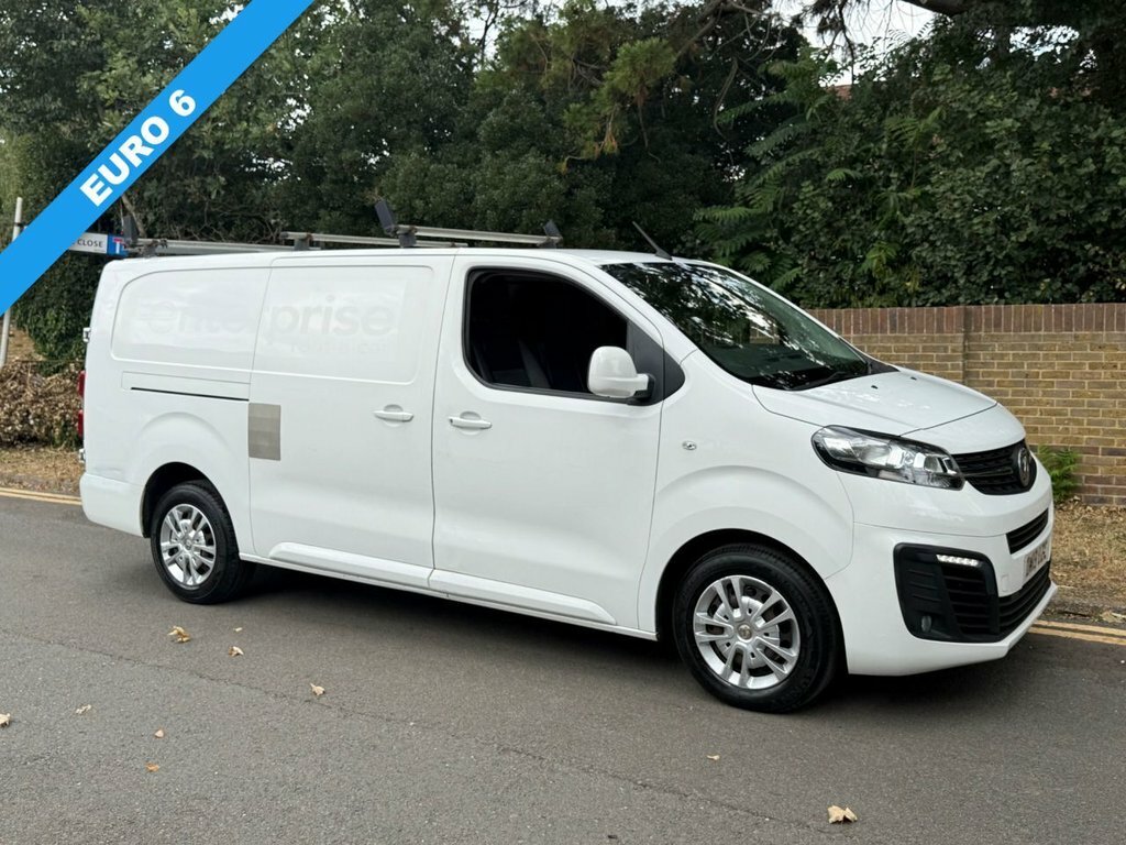 Vauxhall Vivaro 1.5L Sportive DW19UZC White #2