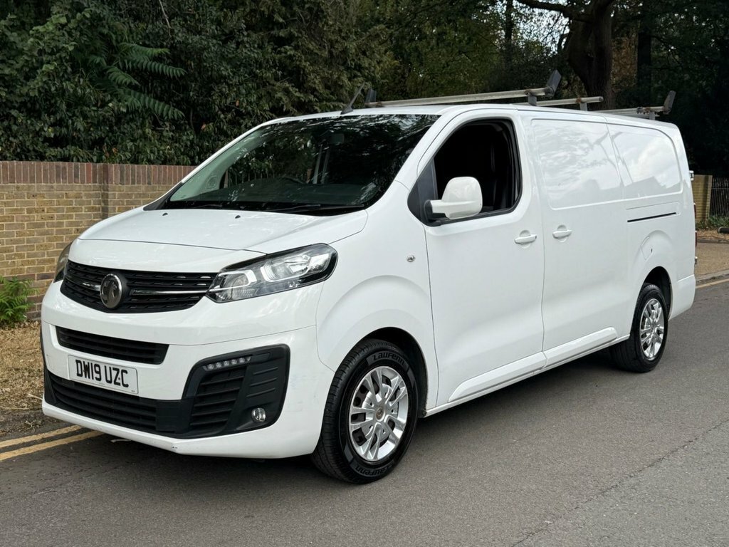 Vauxhall Vivaro 1.5L Sportive DW19UZC White #3