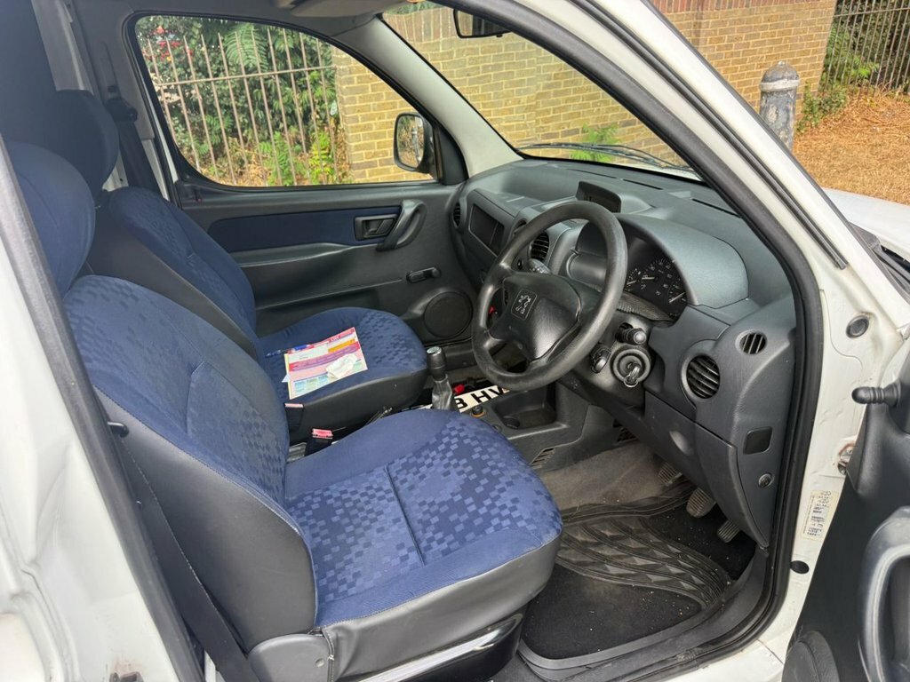Peugeot Partner Escapade Silver #7