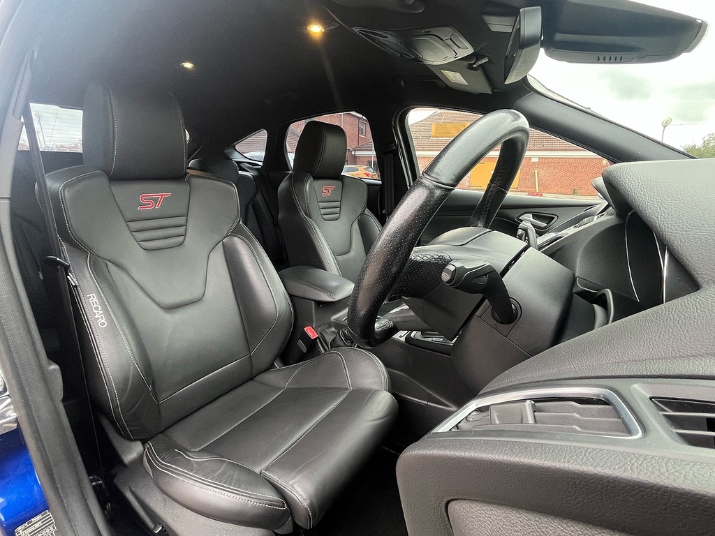 Ford Focus Hatchback VX15ZNC Blue #3
