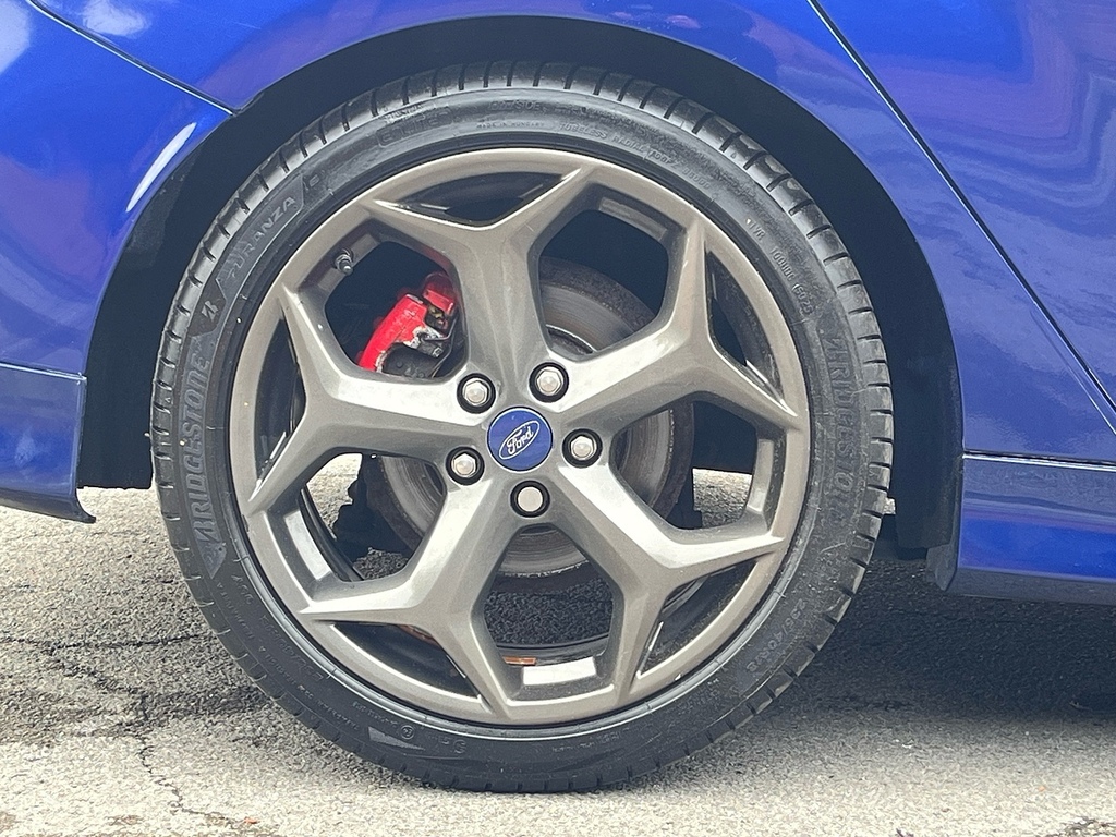 Ford Focus Hatchback VX15ZNC Blue