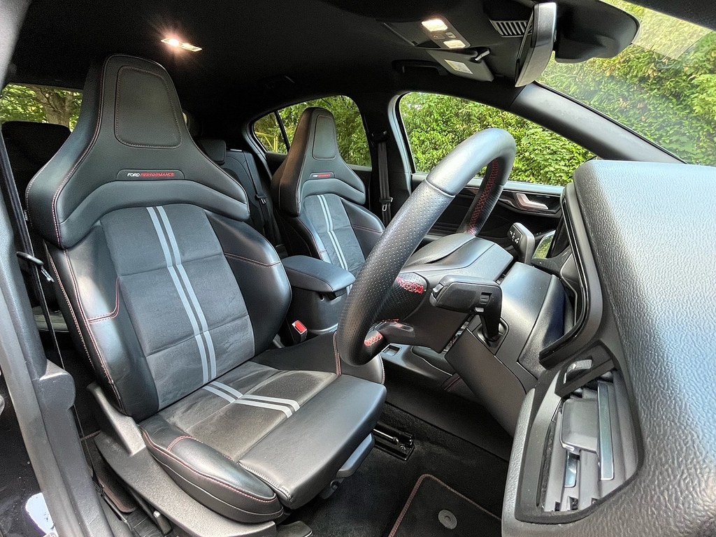 Ford Focus Hatchback AV22RKN Black #5