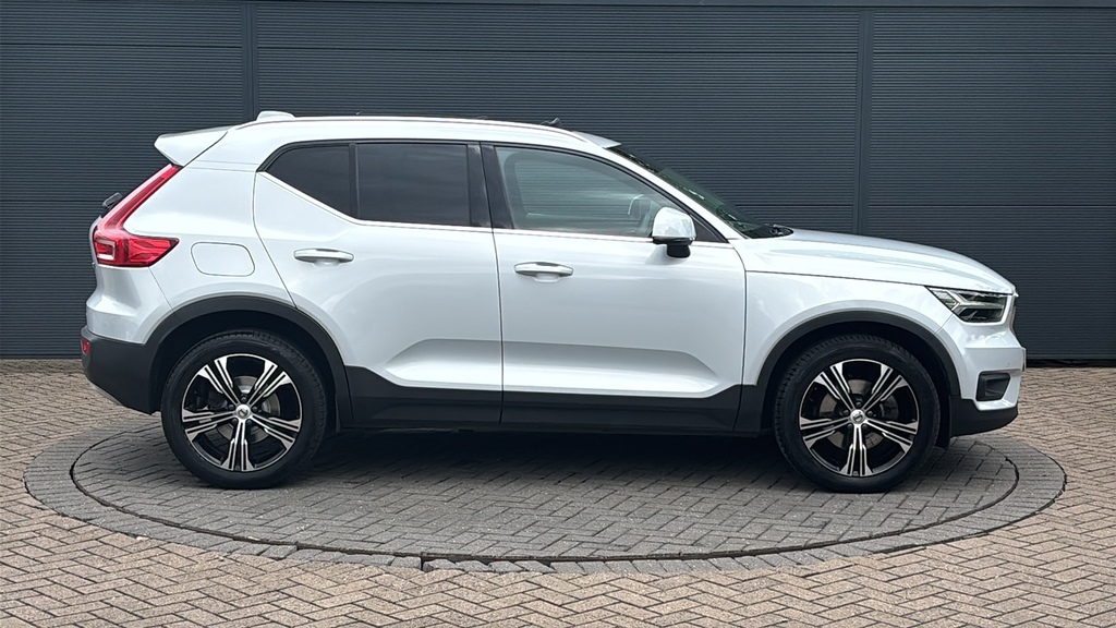 Volvo XC40 2.0 B4p Inscription Pro Awd 0 Ps Silver #4