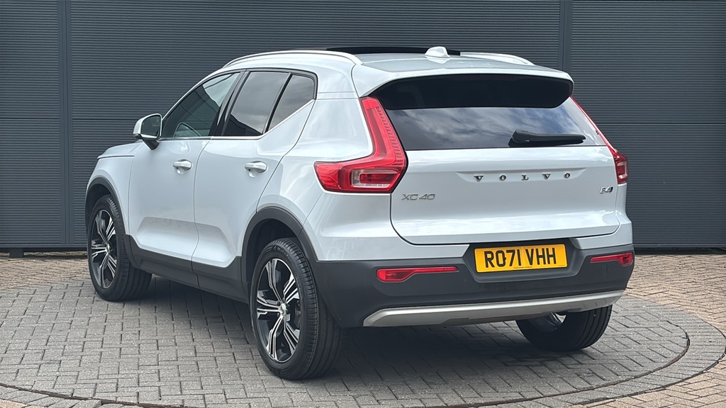 Volvo XC40 2.0 B4p Inscription Pro Awd 0 Ps Silver #3