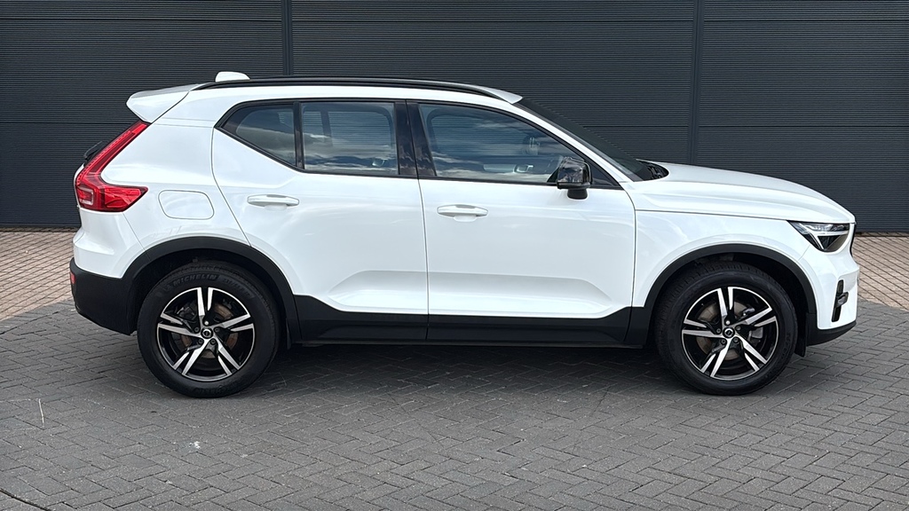 Volvo XC40 2.0 B4p Plus Dark Awd 0 Ps White #4