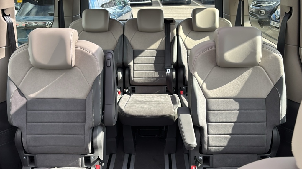 Volkswagen Multivan Life Grey #25