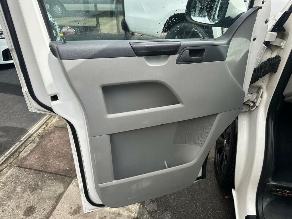 Volkswagen Transporter Shuttle Grey #40
