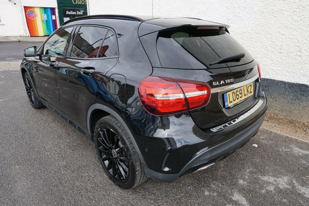Mercedes-Benz GLA Class 1.6 Gla180 Amg Line Edition 7G-dct Euro 6 Ss LO69LKZ Black #4