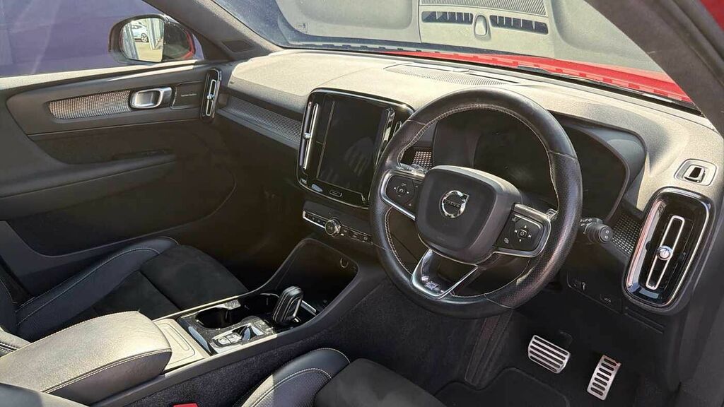 Volvo XC40 D4 188Bhp Awd First Edition - Panoramic Sunroof Red #4