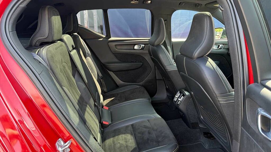 Volvo XC40 D4 188Bhp Awd First Edition - Panoramic Sunroof Red #6