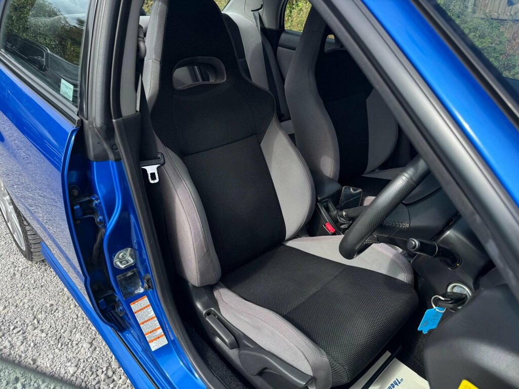 Subaru Impreza Hatchback Black #15