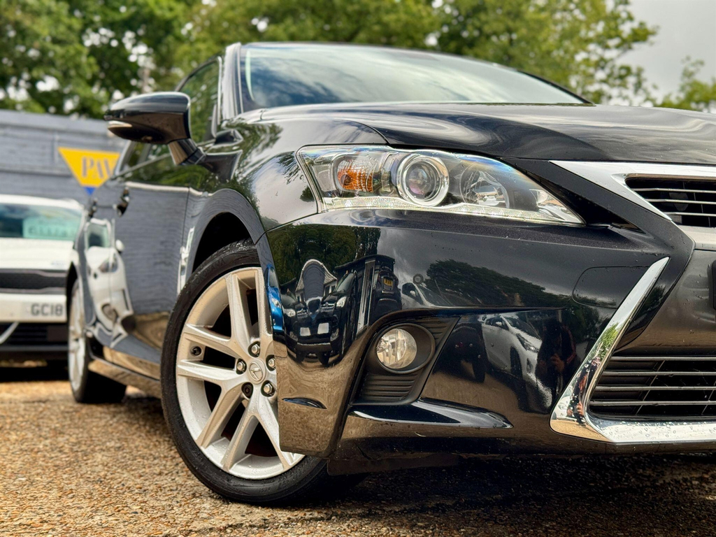 Lexus CT  White #9