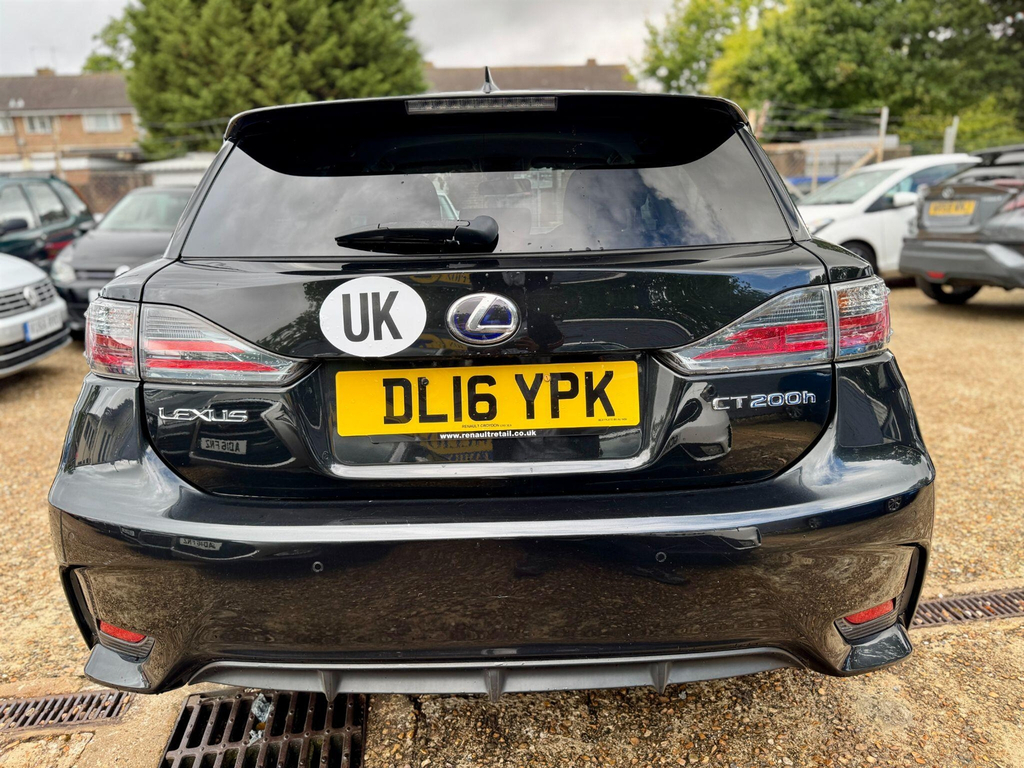Lexus CT  White #17
