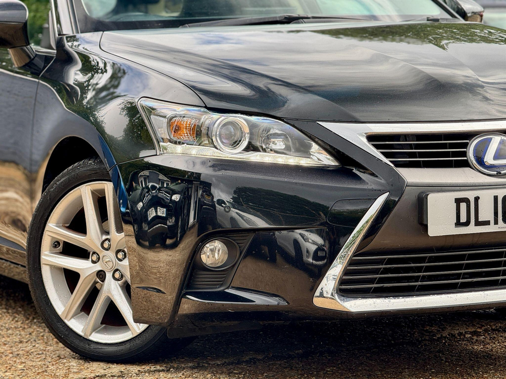 Lexus CT  White #65