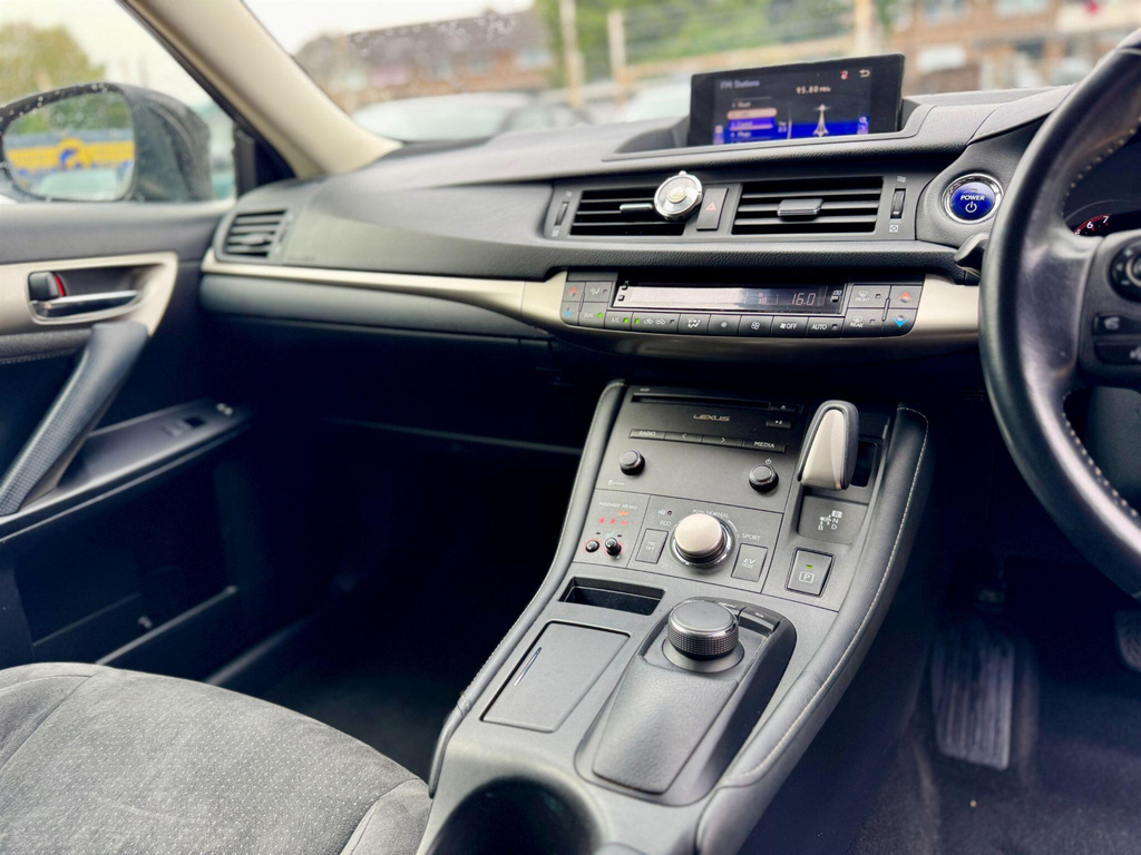 Lexus CT  White #28
