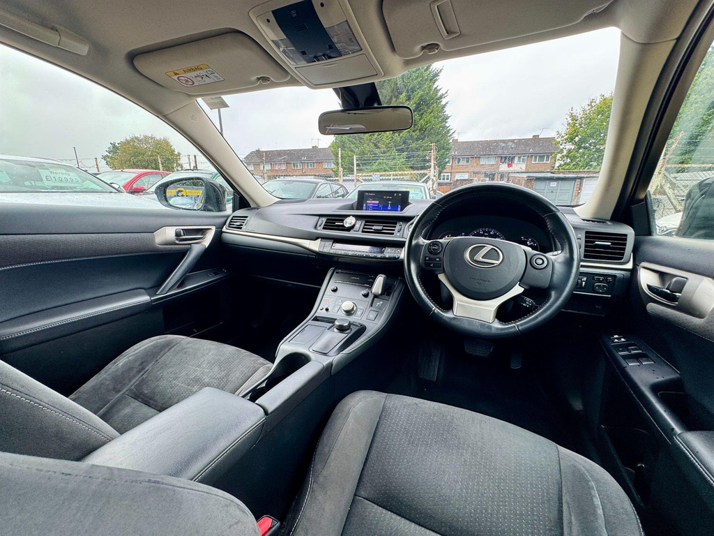 Lexus CT  White #21